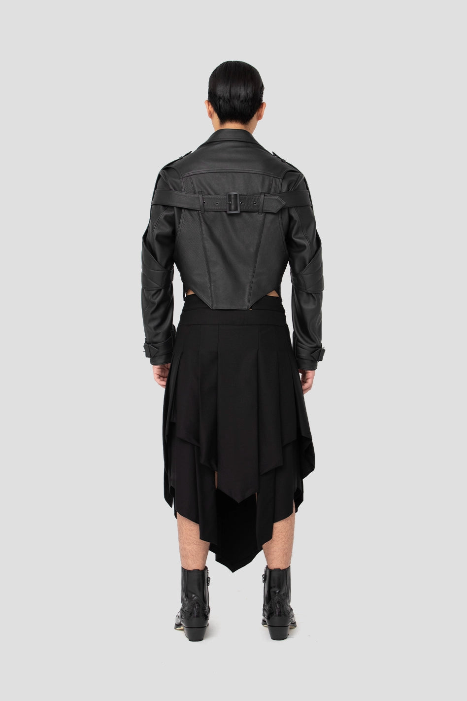 CHAQUETA DE CUERO EN CAPAS